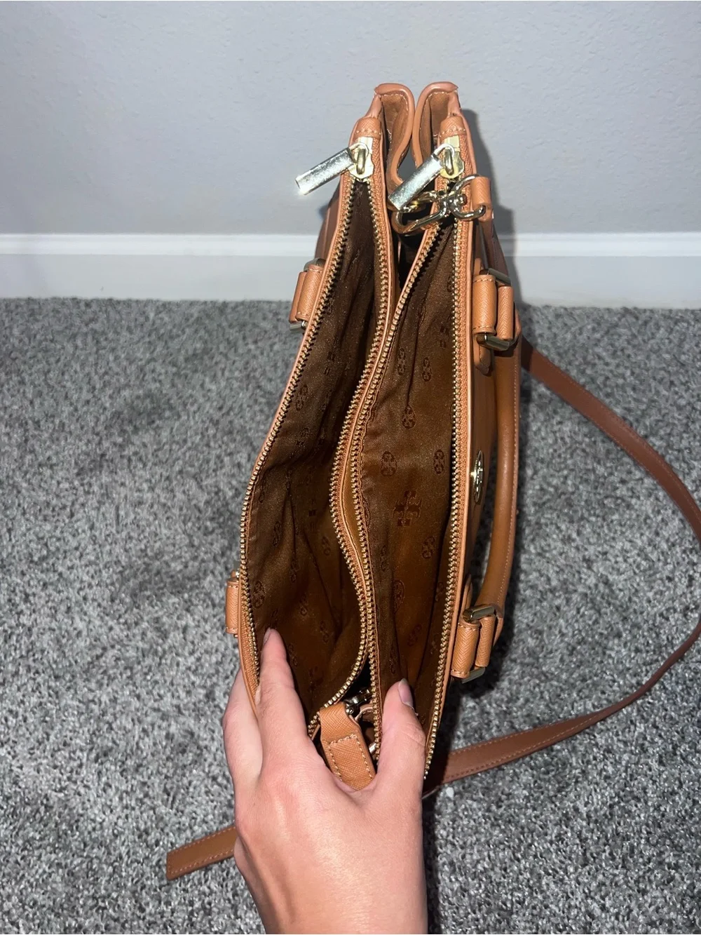 Tory Burch Robinson Double Zipper Tote Leather Bag